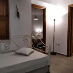 Kominos Apartment *