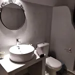 Kominos Apartment *