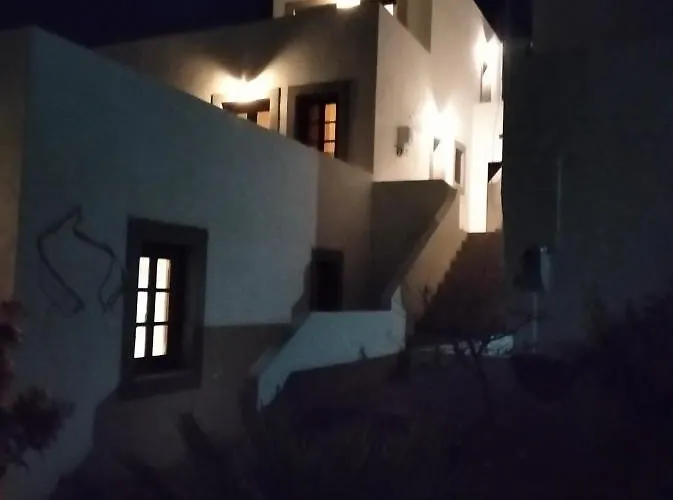 Kominos Apartment *